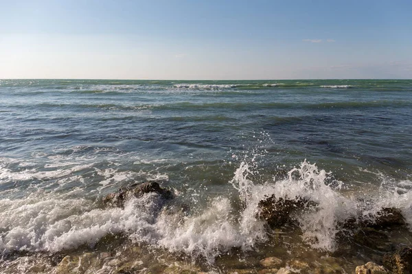 Морський Берег Серфінгом Сонячно Вітряний День — стокове фото