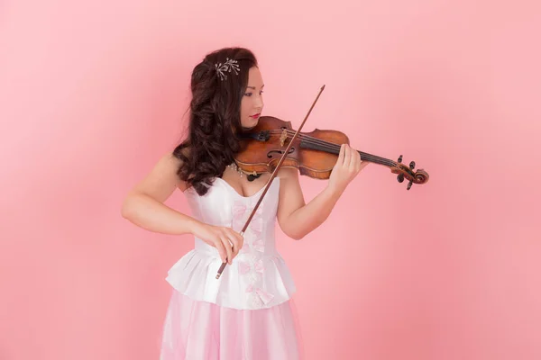 Retrato Estudio Violinista Sobre Fondo Rosa — Foto de Stock