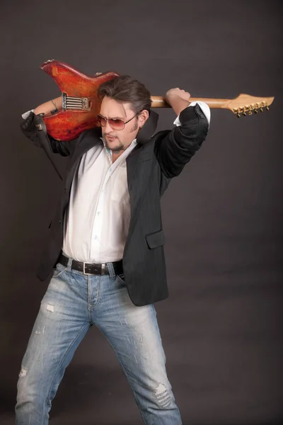 Retrato Hombre Con Una Guitarra Eléctrica — Foto de Stock