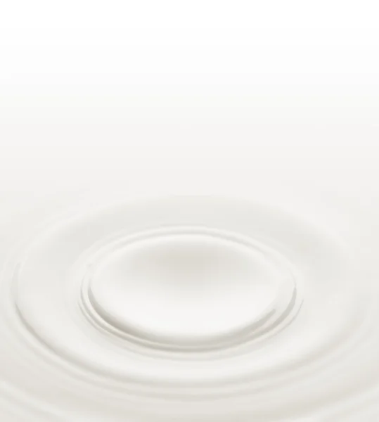 Milk. Circles on the surface of the milk — Stock Photo, Image