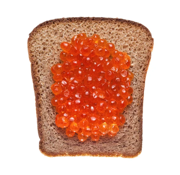 Sanduíche com caviar vermelho sobre fundo branco — Fotografia de Stock
