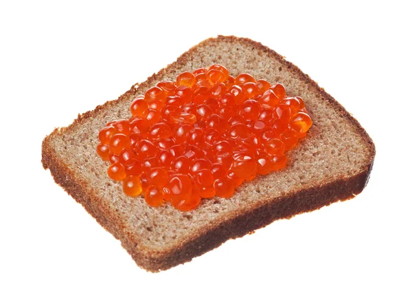 Sanduíche com caviar vermelho sobre fundo branco — Fotografia de Stock