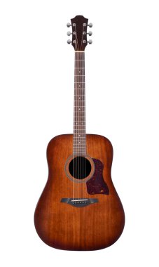 Beyaz arkaplanda akustik gitar