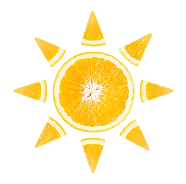 Rebanada de naranja en forma de sol sobre fondo blanco — Foto de Stock