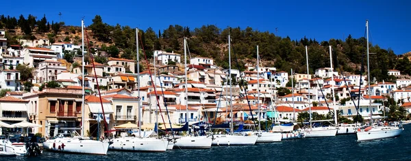 Poros eiland, haven Rechtenvrije Stockafbeeldingen