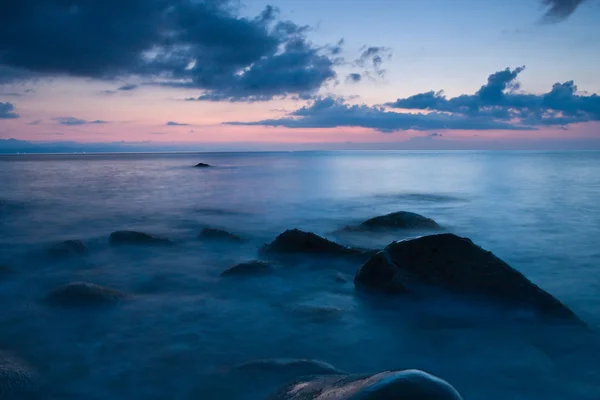 Praia e pôr do sol do mar — Fotografia de Stock