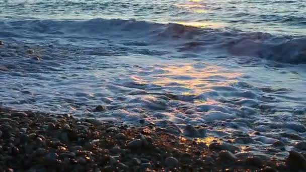 Пляж и закат моря — стоковое видео