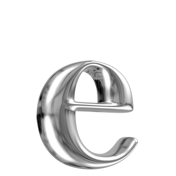 Металлическая строчная буква e из хромированного твердого алфавита — стоковое фото