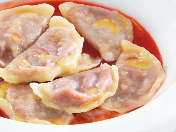 Traditionele Poolse en Oekraïense dumplings — Stockfoto