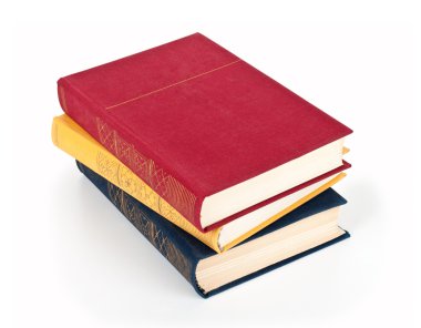 beyaz izole kitap yığını