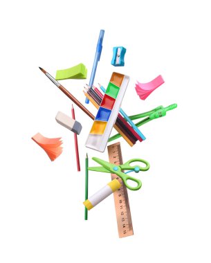 Beyaz arkaplanda çantayı aç