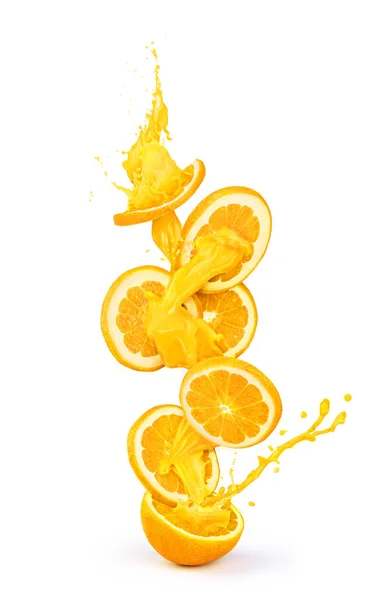 Apelsinjuice Strömmar Genom Orange Skivor Isolerad Vit Bakgrund — Stockfoto