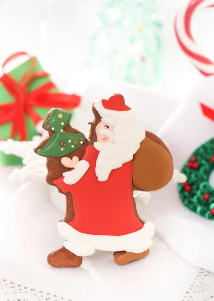 Christmas santa cookies på den vita bakgrunden — Stockfoto