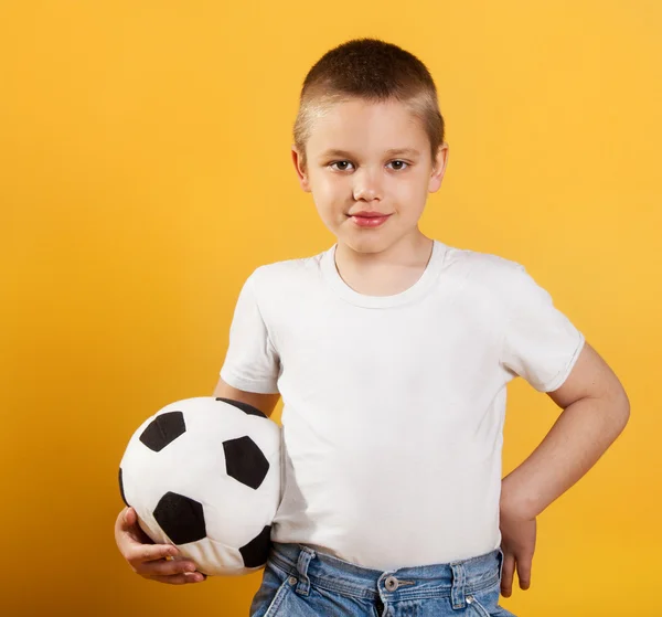 Portrét malého chlapce fotbalový fanoušek — Stock fotografie