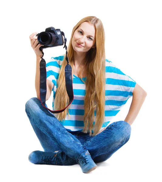 Mujer fotógrafa toma fotos — Foto de Stock