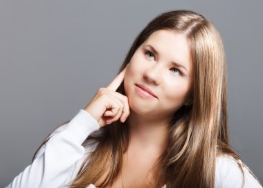 Düşünen genç bir kızın portresi