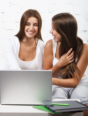 lise öğrencisi kız çalışma