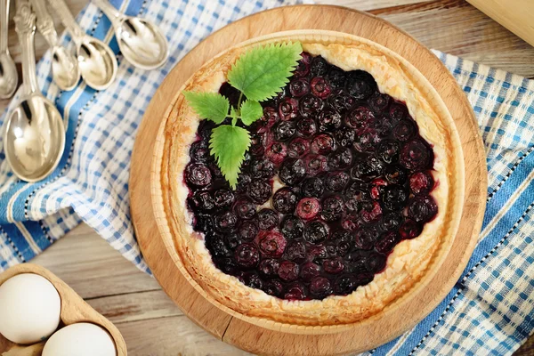 Freshly baked homemade blueberry pie — Stock Photo, Image