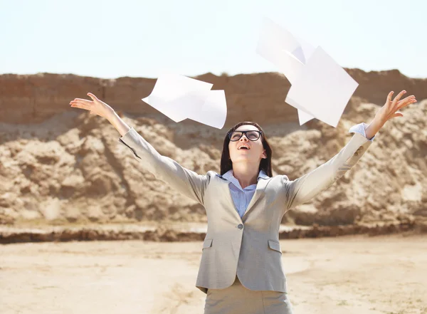 Feliz mujer de negocios saltando en el aire — Foto de Stock