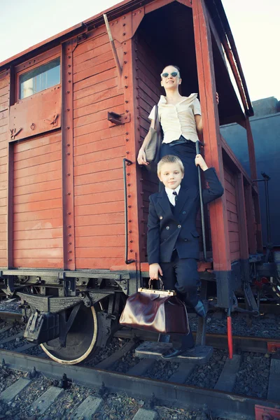 Woman with her son traveling — Stock Photo, Image