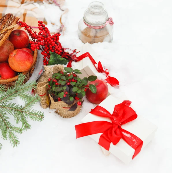 Natal ainda vida com umas decorações de Natal — Fotografia de Stock