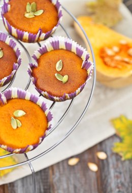 kabaklar, reçel, fındık ve sepet elma ve