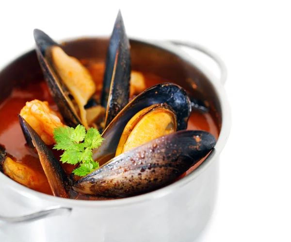 Copper pot of gourmet mussels — Stock Photo, Image