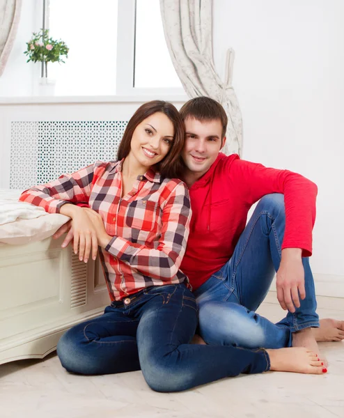 Cuplu la domiciliu relaxare — Fotografie, imagine de stoc