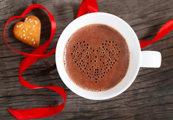 Mug of hot chocolate or cocoa with cookies — Stock Photo, Image
