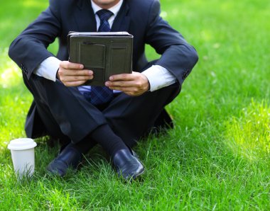 işadamı tablet PC el yakın çekim