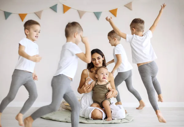 Children Twins Running Young Mother Crying Baby Big Family Mom — Foto Stock