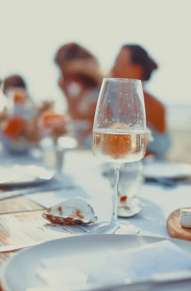 Смачна Їжа Квіти Літнього Або Весняного Пікніка Обід Пляжі Романтичних — стокове фото