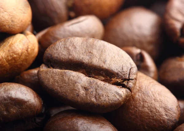 Grano de café tostado extrema macro shot —  Fotos de Stock