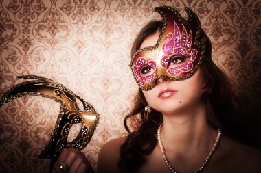 Karnaval maskeli güzel kız