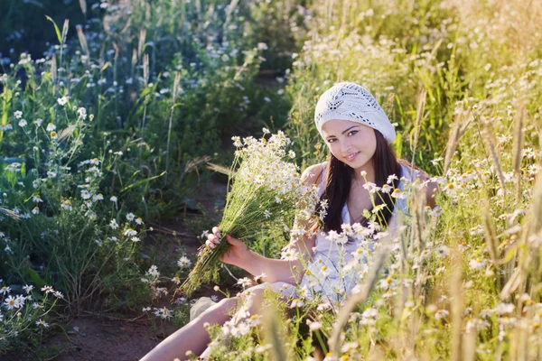 Beautiful girl outdoor — Stock Photo, Image