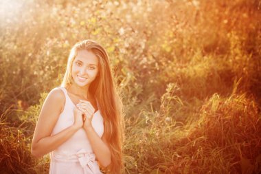 Güzel kız dışarıda