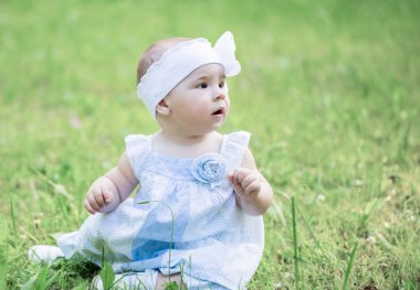 güzel kız bebek portresi yaz