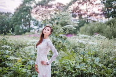 açık havada çok güzel bir gelin