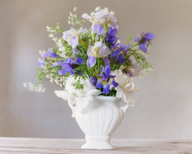 Beyaz arka planda güzel bir buket