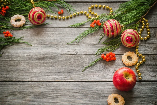 Decoración de Navidad sobre fondo de madera — Foto de Stock