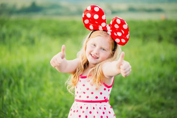 Happy girl outdoor — Stock Photo, Image