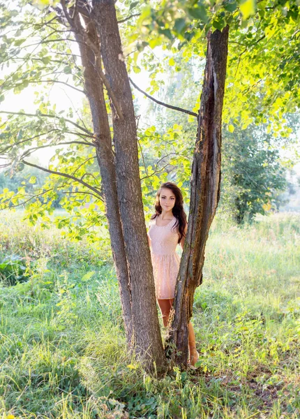 Menina bonita ao ar livre — Fotografia de Stock