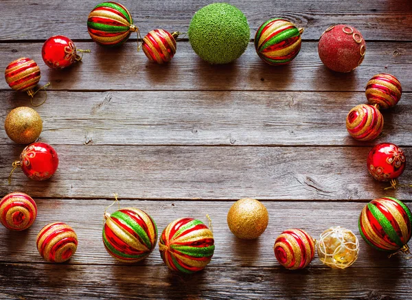 Weihnachtsdekoration auf Holzgrund — Stockfoto