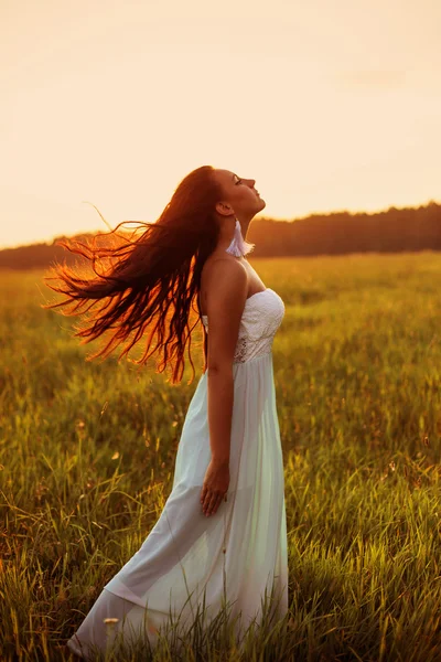 Menina bonita ao ar livre — Fotografia de Stock