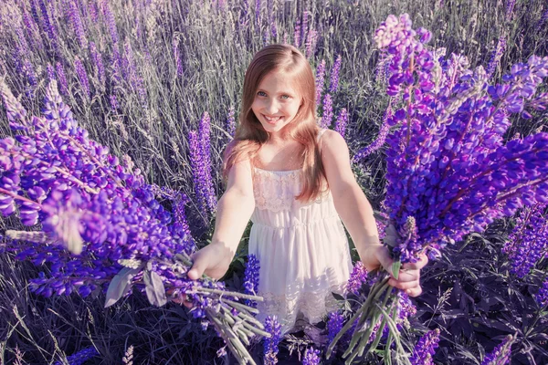 Happy girl outdoor — Stock Photo, Image