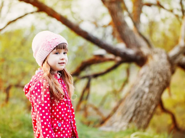 Beautiful child outdoor — Stock Photo, Image