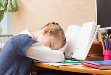 masada rüya sıkılmış kız öğrenci