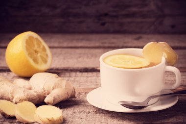 Limonlu zencefil çayı
