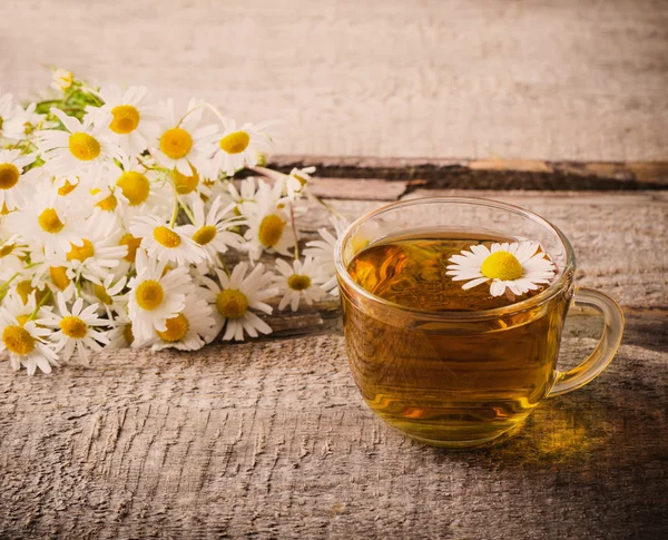 Taza de té de manzanilla — Foto de Stock