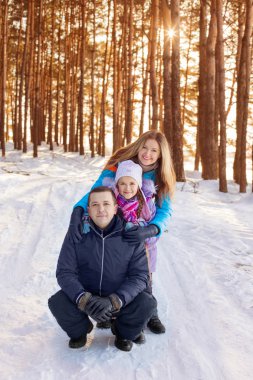 Ormanda mutlu bir aile